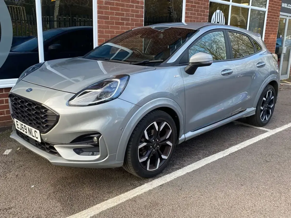 Używany Ford Puma ST-Line X 125 KM (91 kW) 2019 Srebrny Hatchback