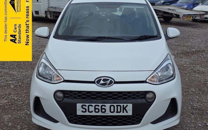 Used 2020 Hyundai i10 SE Hatchback | £7,980 (Good price) - Image 1/4