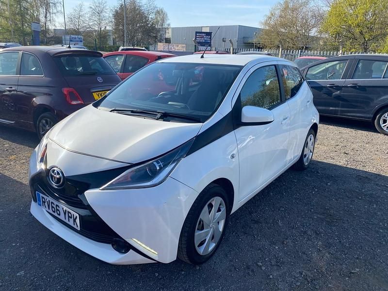 White Used 2016 Toyota Aygo X-play Hatchback | £5,299 (Fair price) - Image 1/4