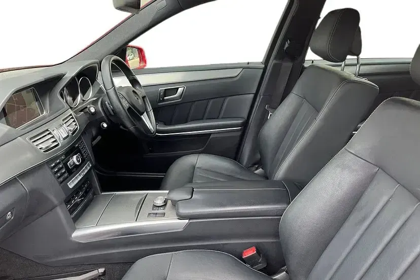 Used Mercedes E220 SE 168 HP (123 kW) 2014 Hyacinth red Estate