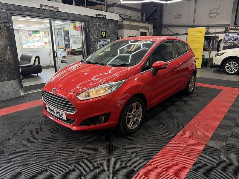 Usado Ford Fiesta Zetec 2014 Vermelho Citadino