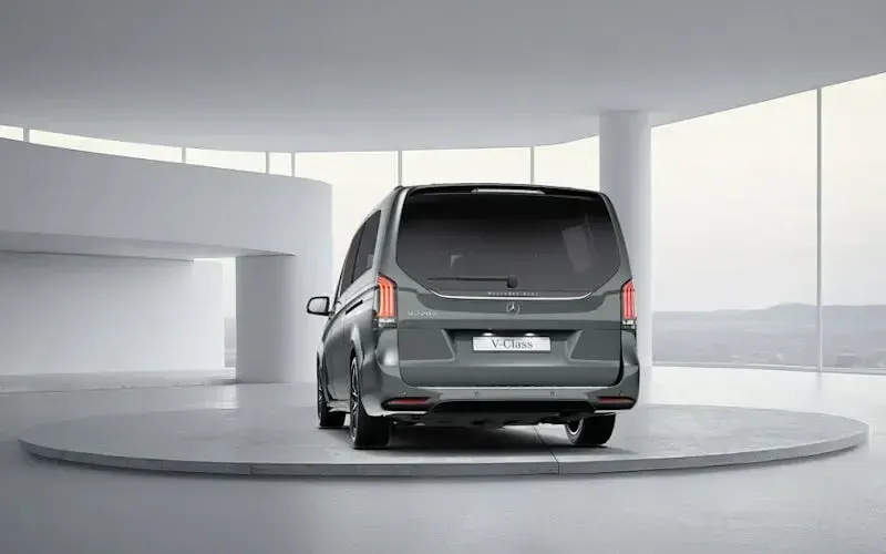 New Mercedes V220 Premium 163 HP (119 kW) 2026 MPV