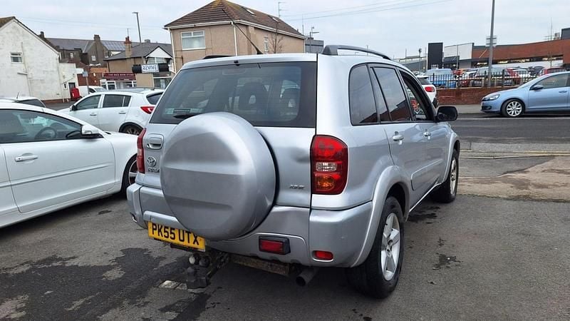 Used Toyota RAV4 114 HP (83 kW) 2005 Silver SUV