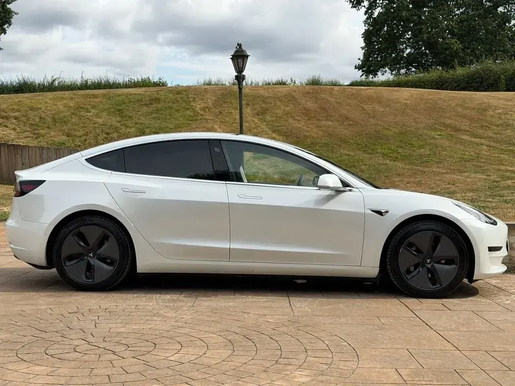 Used Tesla Model 3 Long Range AWD 366 kW (498 HP) 2020 White Sedan