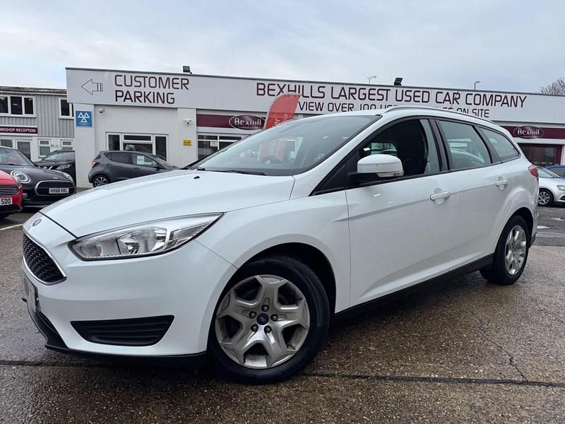 Used Ford Focus Style 115 HP (84 kW) 2015 White Estate