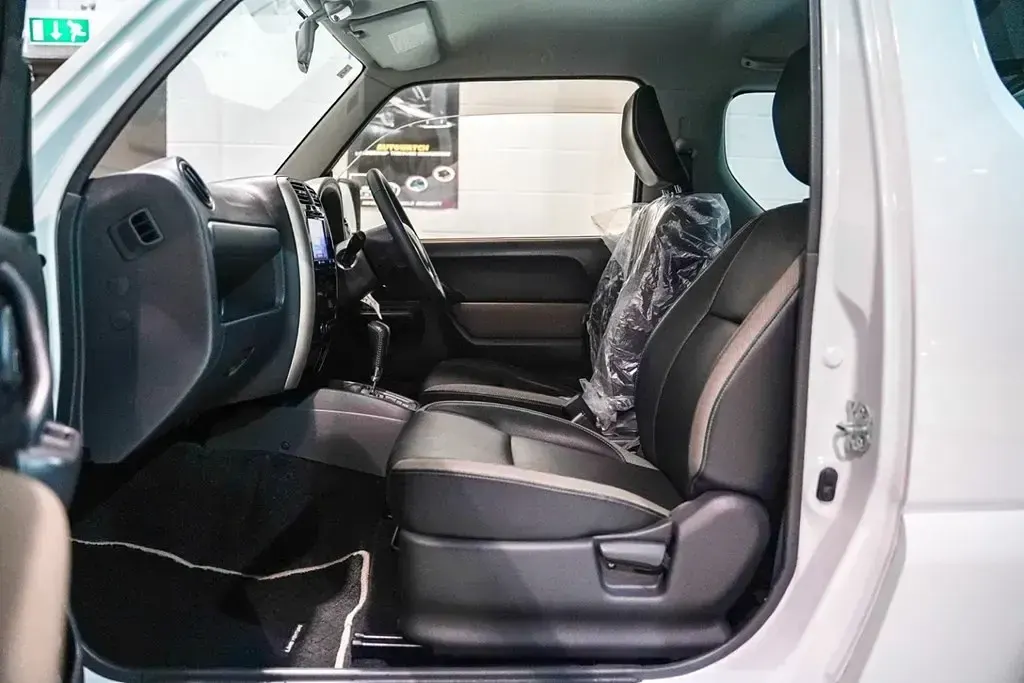 Begagnad Suzuki Jimny Adventure 85 HK (62 kW) 2014 SUV