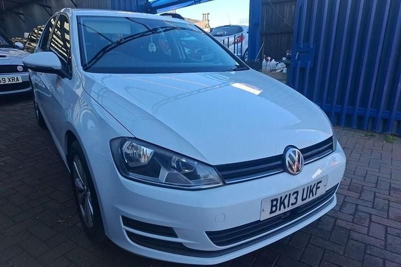 Used VW Golf VII SE 105 HP (77 kW) 2013 White Hatchback