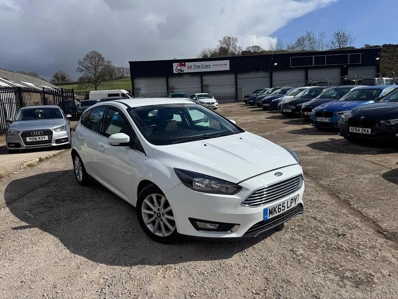Used Ford Focus Titanium 125 HP (91 kW) 2015 White Hatchback