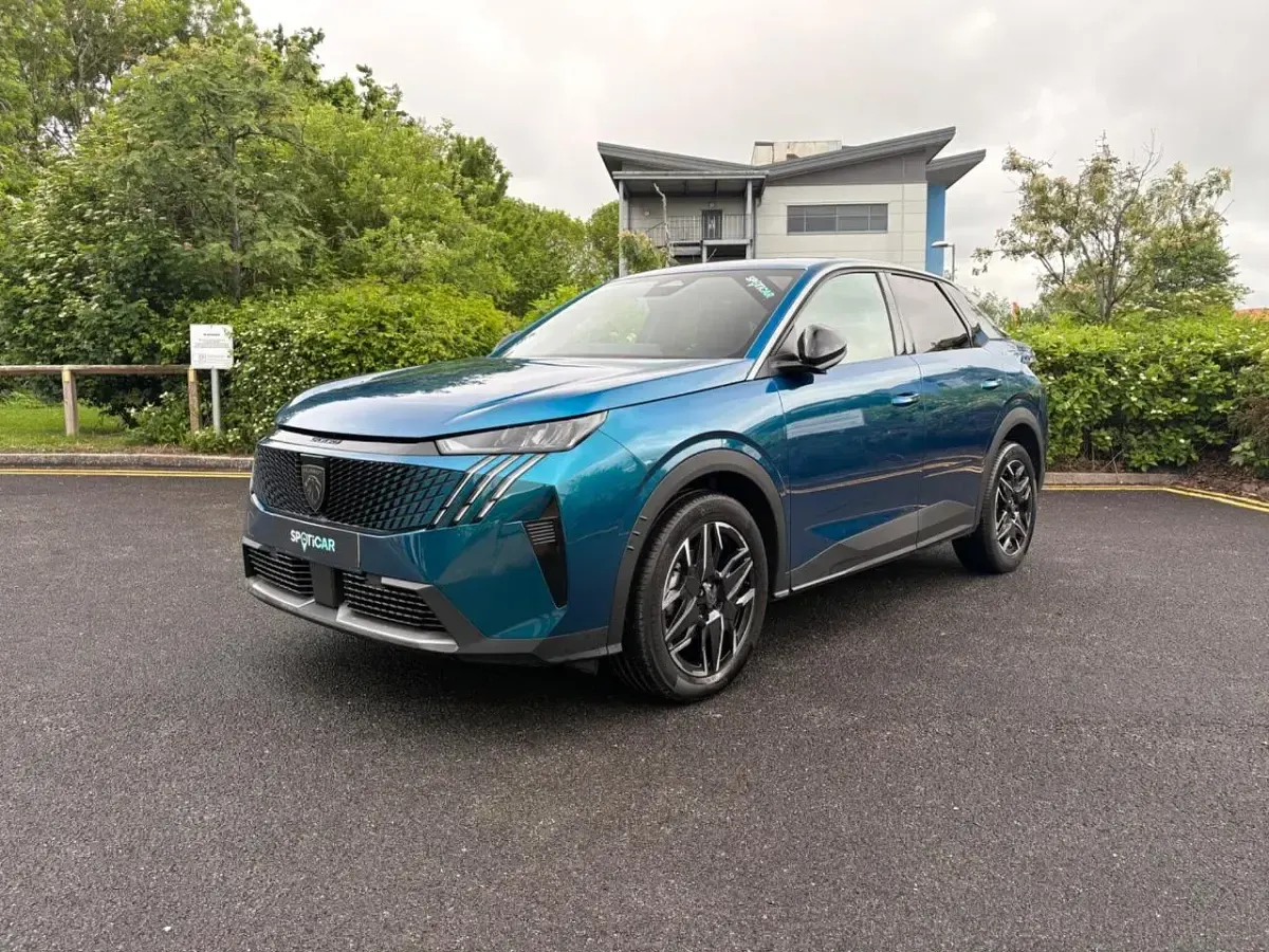 Second-hand Peugeot 3008 Allure 143 CP (105 kW) 2025 Albastru SUV