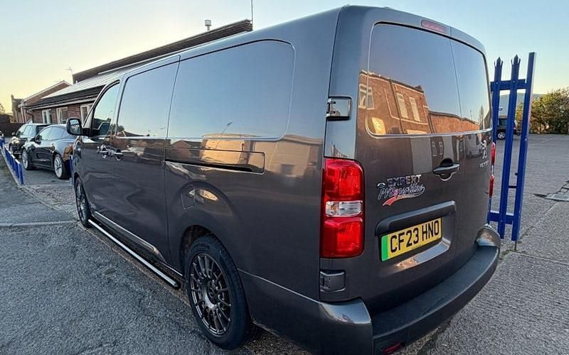 Used Peugeot e-Expert Premium 100 kW (136 HP) 2023 Van