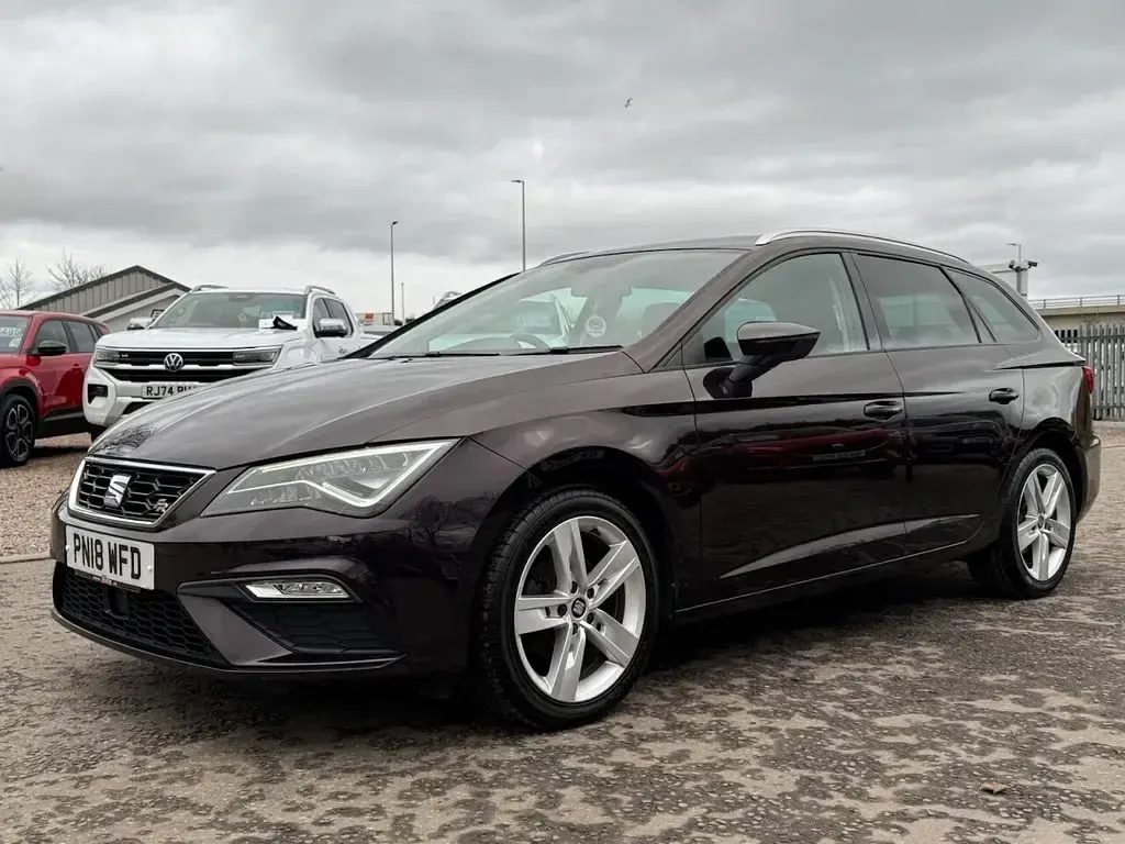 Used Seat Leon ST FR 150 HP (110 kW) 2018 Purple Estate