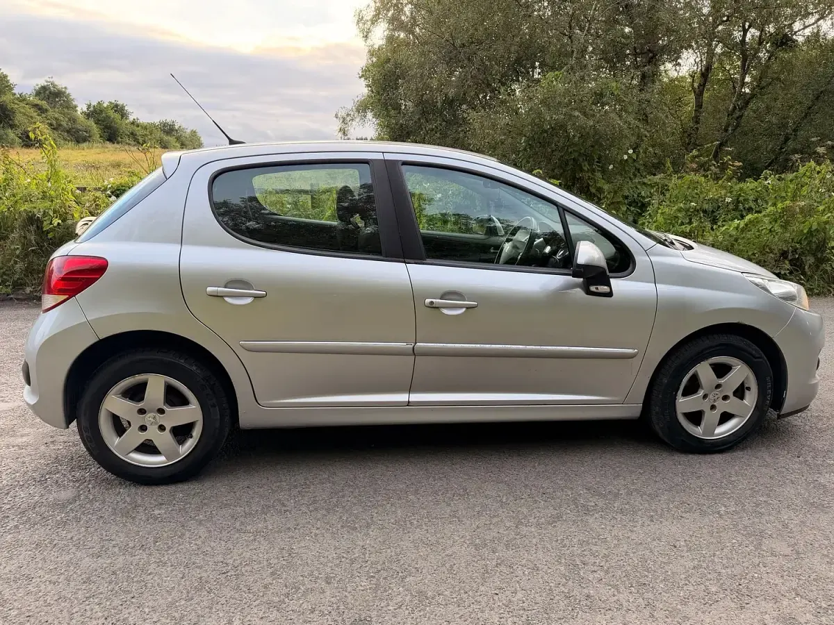 Used Peugeot 207 Sport 95 HP (69 kW) 2009 Silver Hatchback
