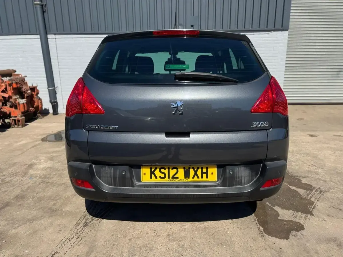 Second-hand Peugeot 3008 Active 120 CP (88 kW) 2012 Gri Break