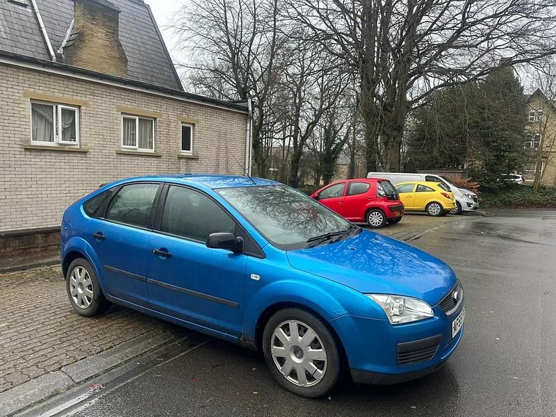 Blue Used 2005 Ford Focus Hatchback | £850 (Fair price) - Image 1/4
