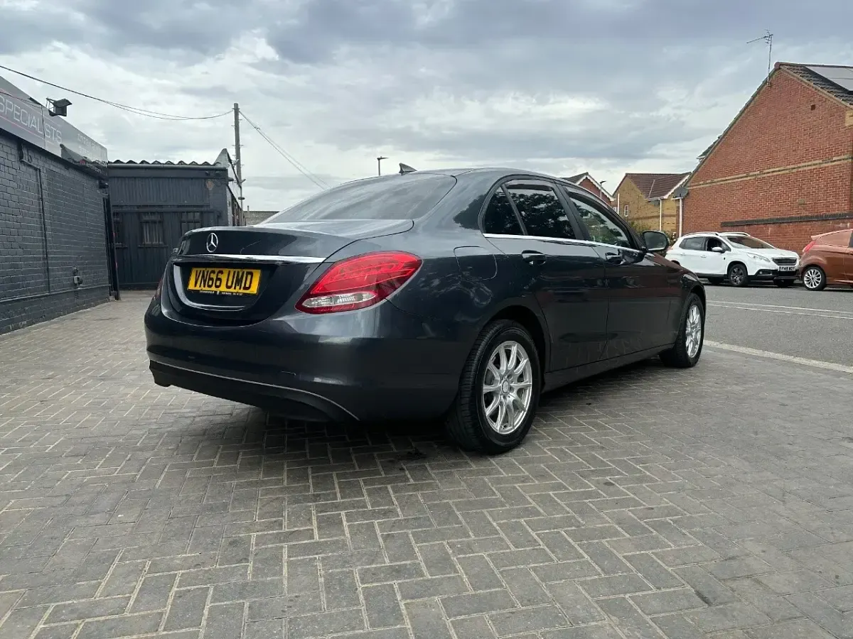 Used Mercedes C220 SE 170 HP (125 kW) 2017 Grey Sedan