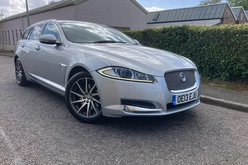 Used Jaguar XF Sportbrake Premium Luxury 200 HP (147 kW) 2013 Silver Estate