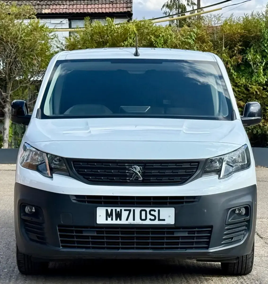 Used Peugeot Partner 131 HP (96 kW) 2021 White MPV