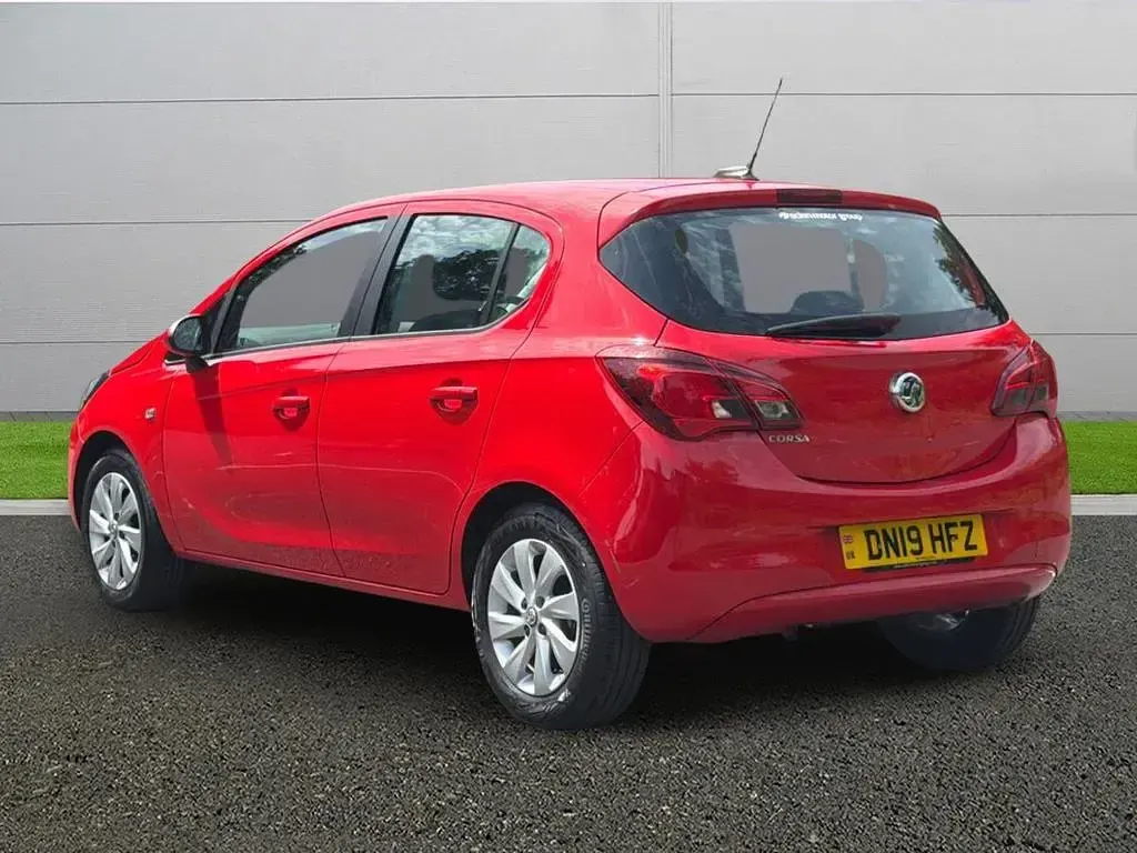Used Vauxhall Corsa Design Edition 90 HP (66 kW) 2019 Red Hatchback