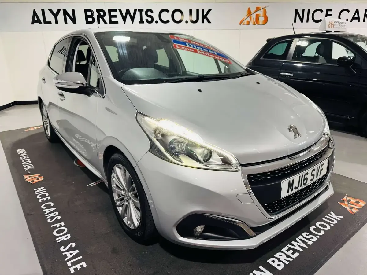Used Peugeot 208 Allure 2016 Silver Hatchback