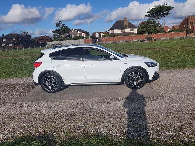Used Ford Focus Active X 125 HP (91 kW) 2020 White Hatchback
