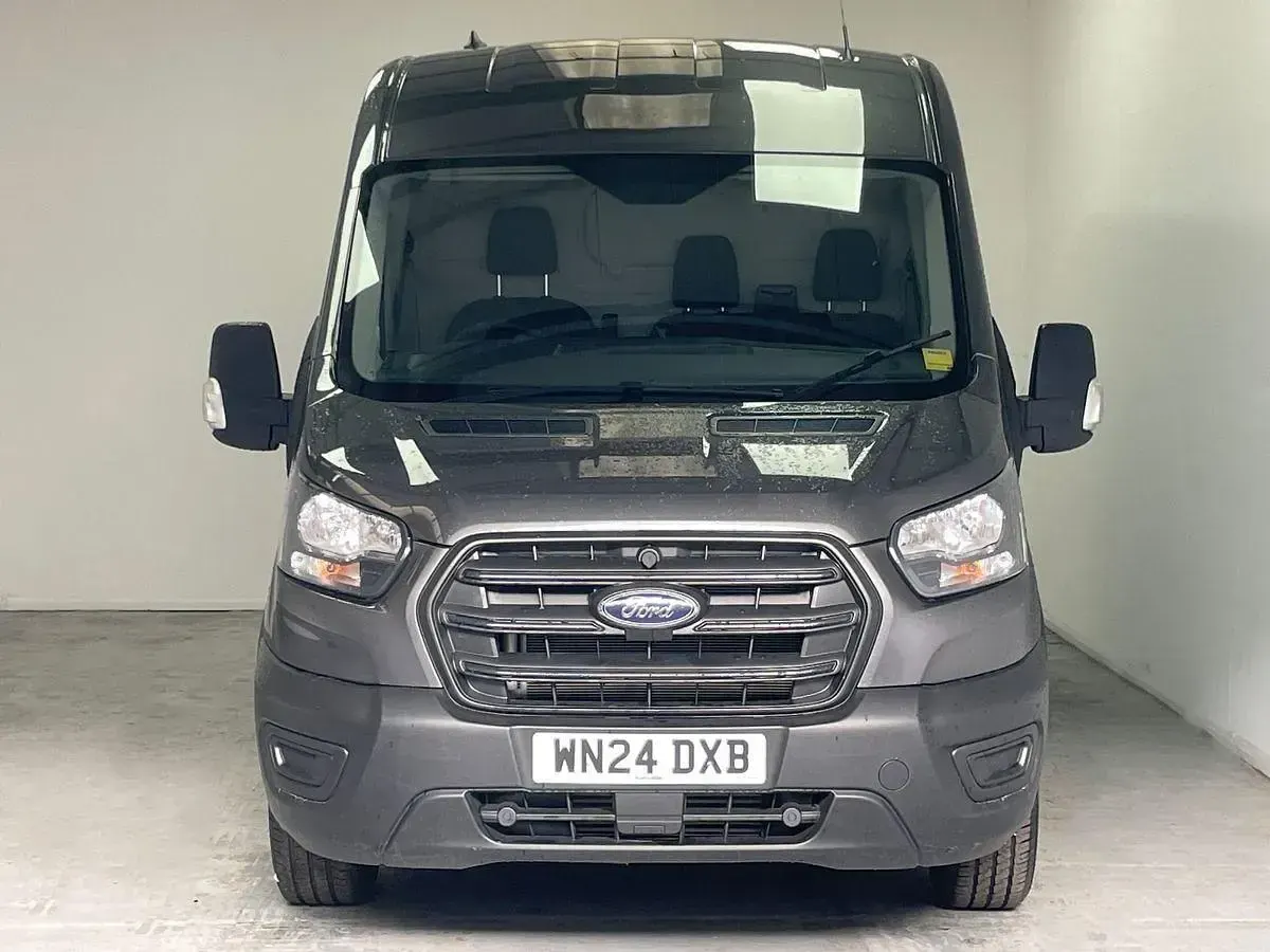 Begagnad Ford Transit 170 HK (125 kW) 2024 Grå Van