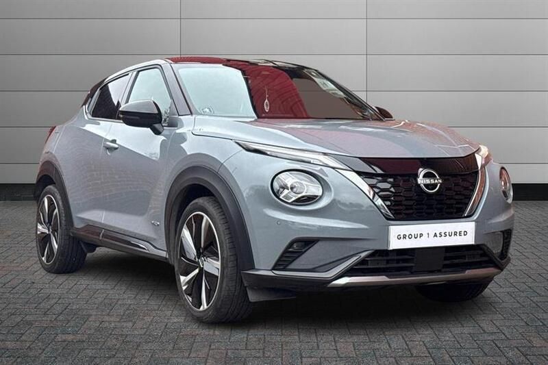 Ceramic grey with pearl black roof Used 2023 Nissan Juke Tekna+ SUV | £20,490 (Fair price) - Image 1/4