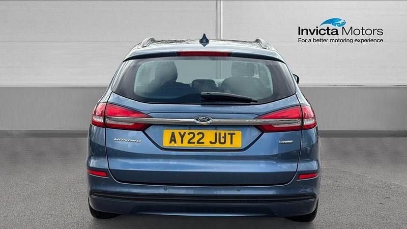 Usado Ford Mondeo Zetec 187 HP (137 kW) 2022 Azul Carrinha
