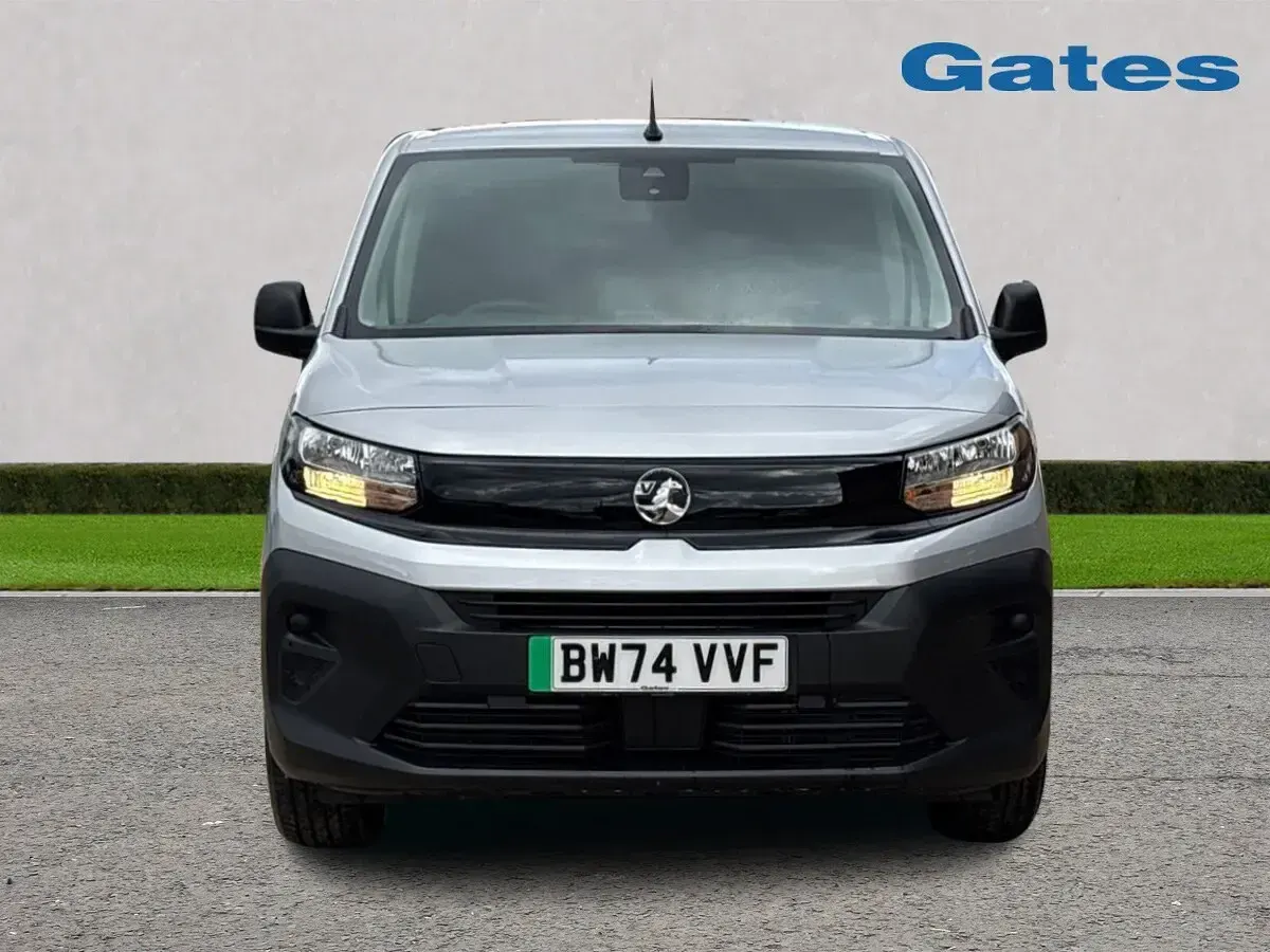 New Vauxhall Combo 100 kW (136 HP) 2025 Grey MPV