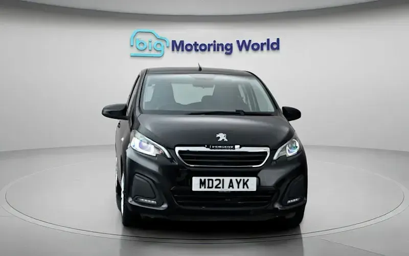 Used Peugeot 108 Active 72 HP (52 kW) 2021 Black Hatchback