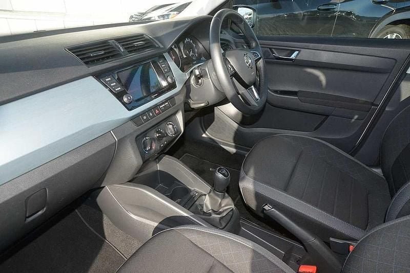 Used Skoda Fabia Colour Edition 70 HP (51 kW) 2020 Candy white black magic pearl effect Hatchback