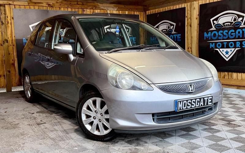 Used Honda Jazz SE 82 HP (60 kW) 2007 Silver Hatchback