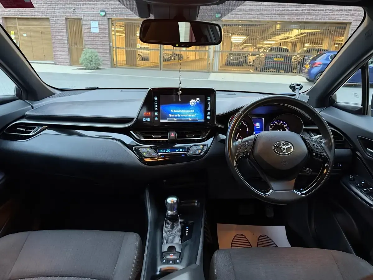 Used Toyota C-HR 122 HP (89 kW) 2018 Blue SUV