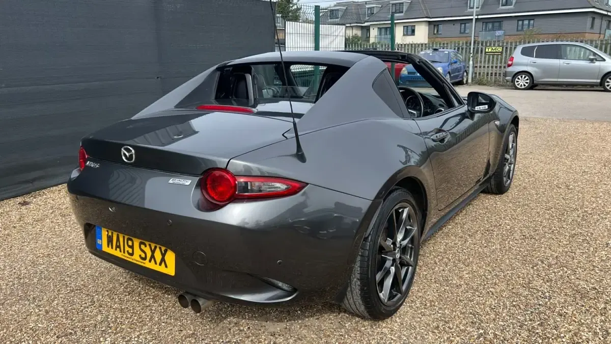 Usado Mazda MX5 Inclusive 184 CV (135 kW) 2019 Gris Descapotable