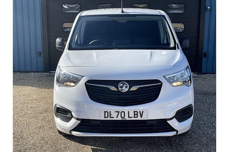 Used Vauxhall Combo Sportive 100 HP (73 kW) 2020 White MPV
