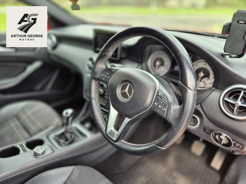 Used Mercedes A180 109 HP (80 kW) 2014 Red Hatchback