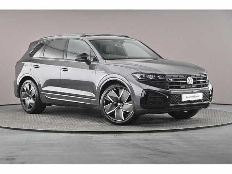 Used 2025 VW Touareg SUV | £54,819 (Fair price) - Image 1/4