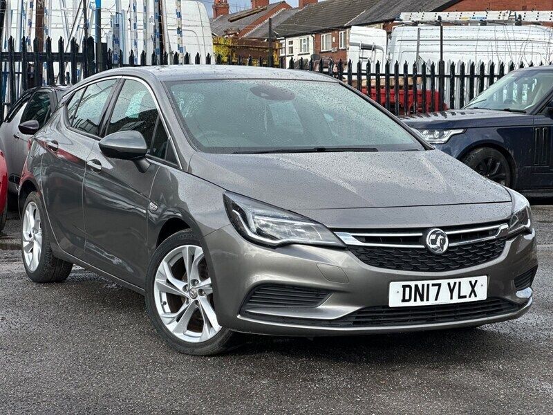 Grey Used 2017 Vauxhall Astra SRi Hatchback | £5,595 - Image 1/4