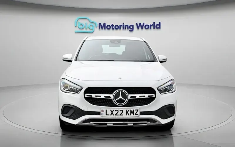 Used Mercedes GLA200 Executive 163 HP (119 kW) 2022 White SUV