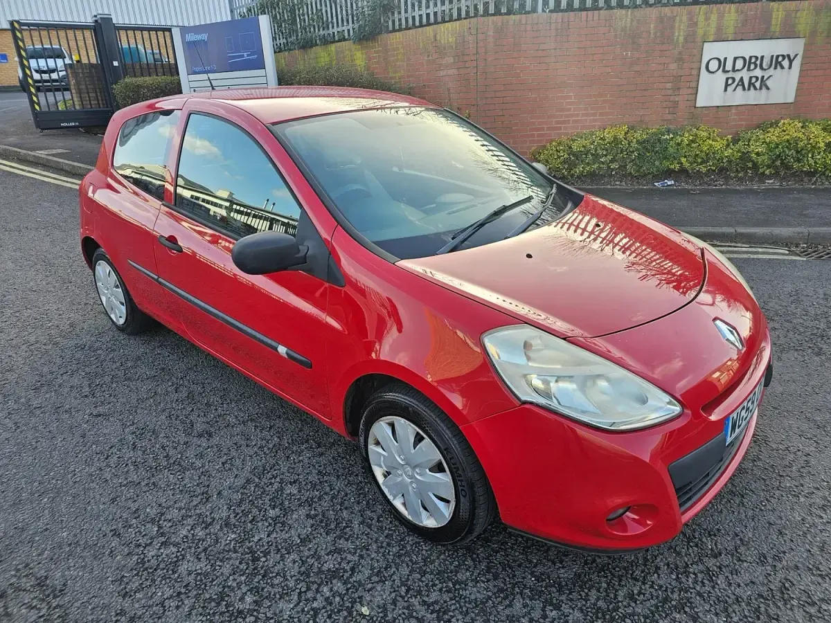 Used Renault Clio Extreme 2010 Red Hatchback