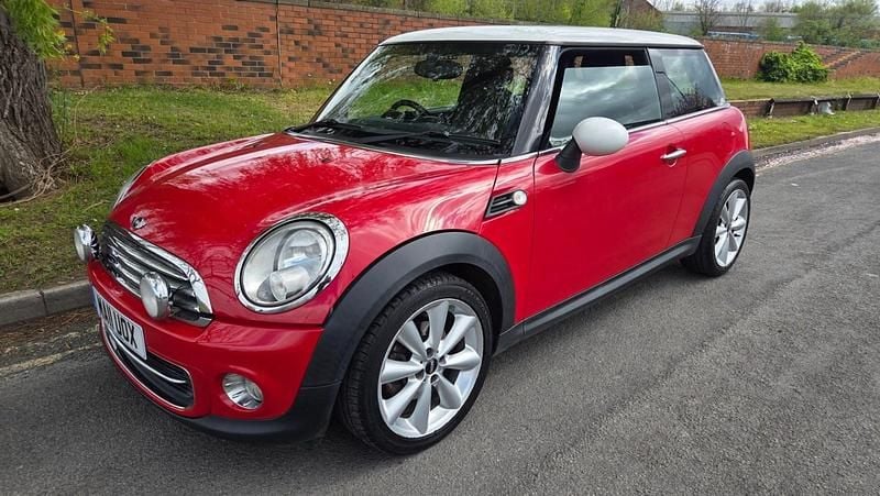 Used Mini Cooper Hatch 122 HP (89 kW) 2011 Red Hatchback
