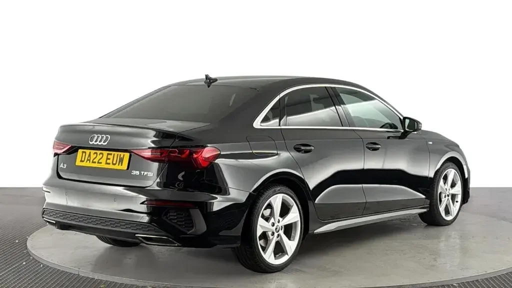 Usado Audi A3 S-Line 150 HP (110 kW) 2022 Preto Sedan