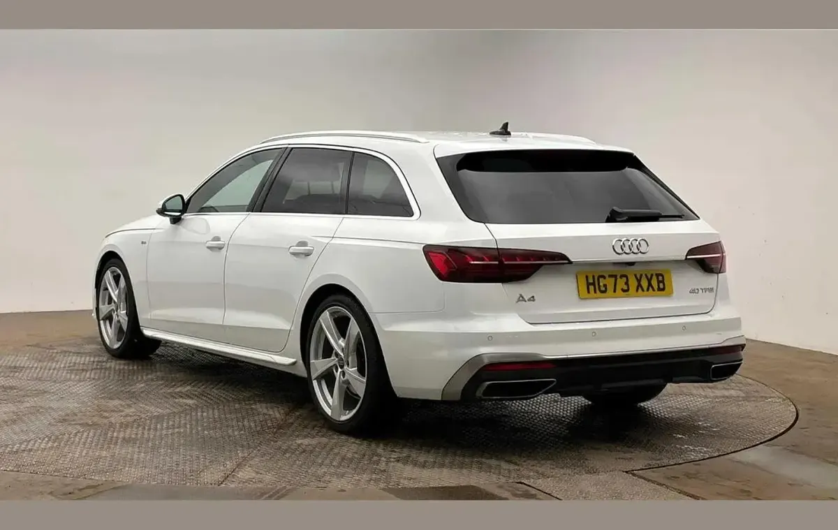 Used Audi A4 S-Line 200 HP (147 kW) 2024 White Estate