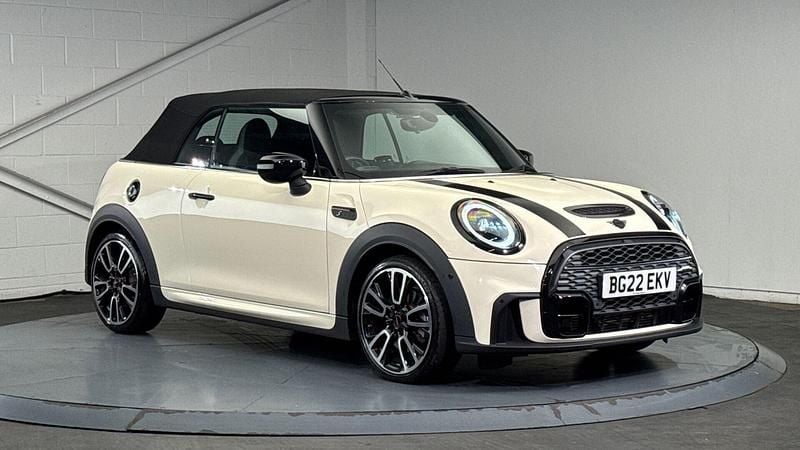 White Used 2022 Mini Cooper S Sport Hatchback | £24,500 (A bit pricey) - Image 1/4