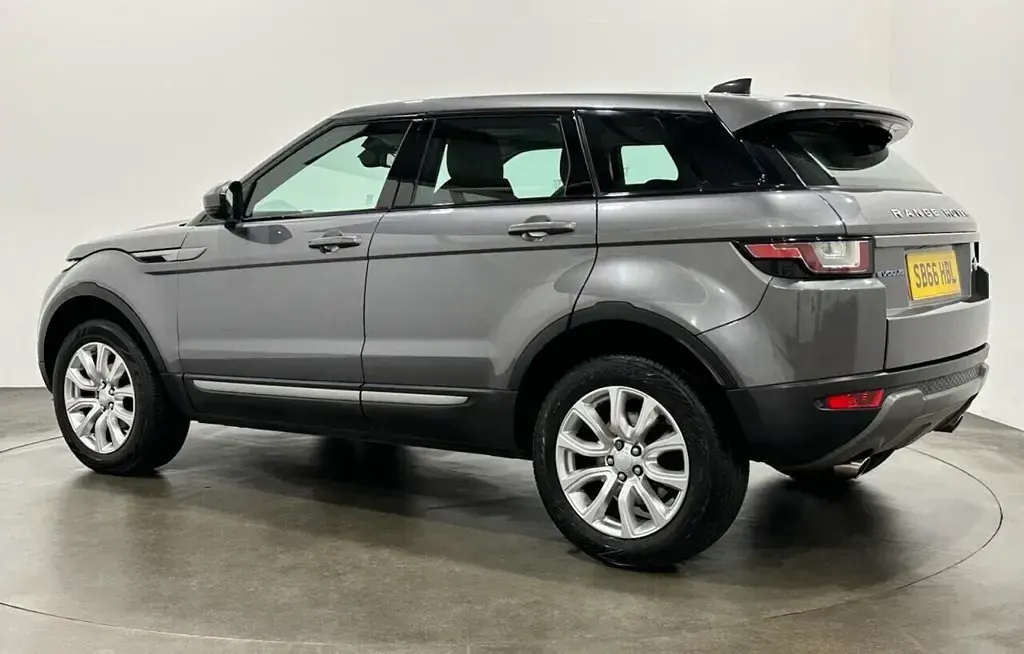 Begagnad Land Rover Range Rover evoque SE 150 HK (110 kW) 2016 Grå SUV