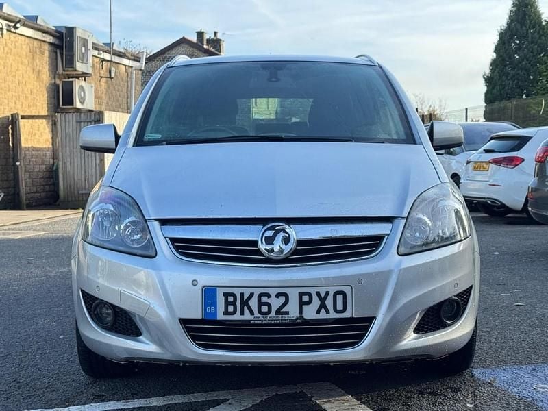 Used Vauxhall Zafira Design Edition 110 HP (80 kW) 2012 Silver MPV