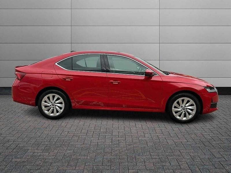Begagnad Skoda Octavia SE L 110 HK (80 kW) 2025 Röd Halvkombi