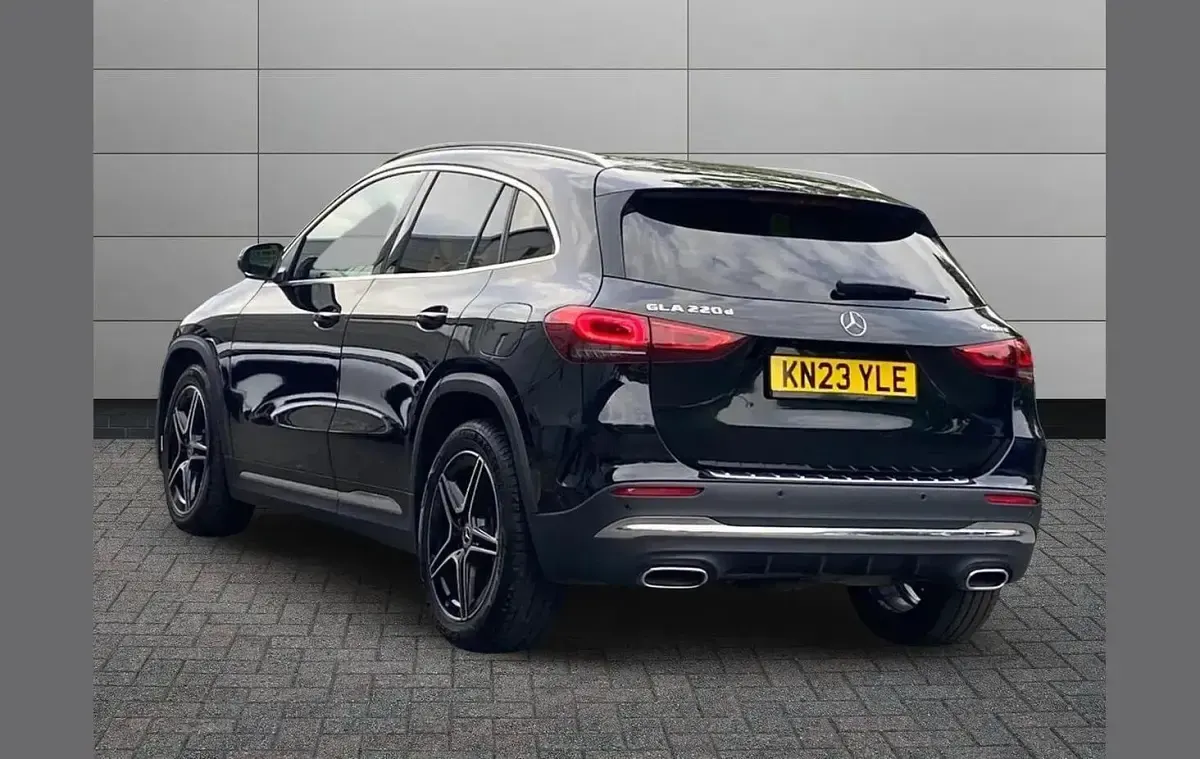 Used Mercedes GLA220 Executive 190 HP (139 kW) 2023 Black SUV