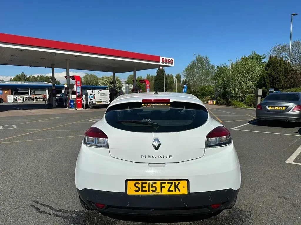 Used Renault Mégane Coupé Dynamique 2015 White Coupe