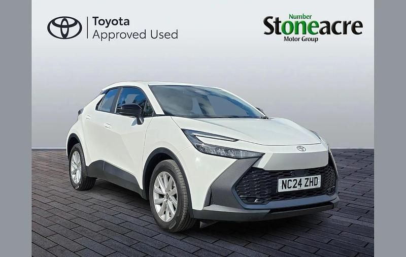 Used Toyota C-HR 138 HP (101 kW) 2024 White SUV