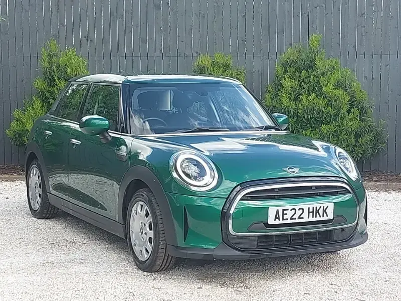 Used Mini ONE Classic 102 HP (75 kW) 2022 Green Hatchback